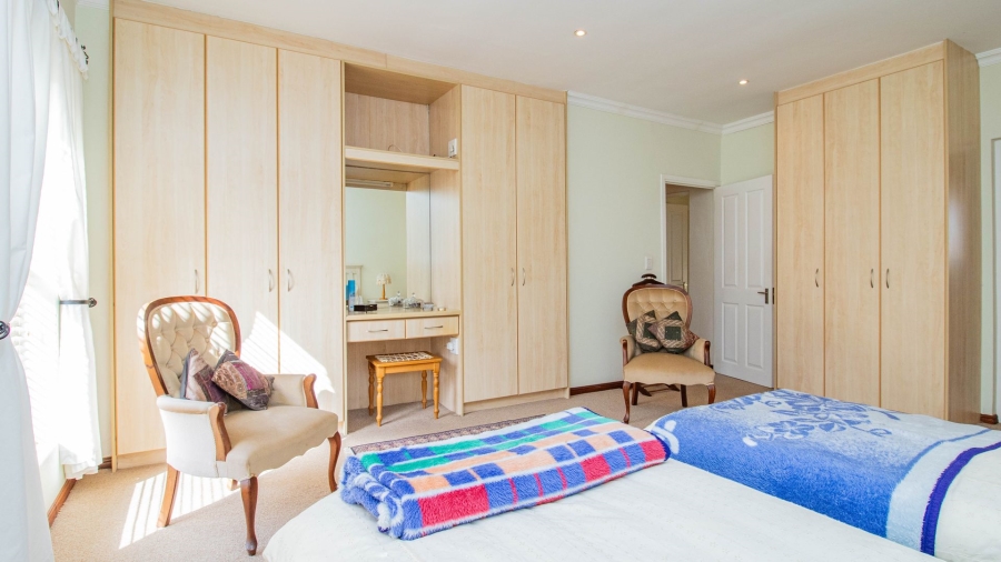 3 Bedroom Property for Sale in Sandbaai Western Cape